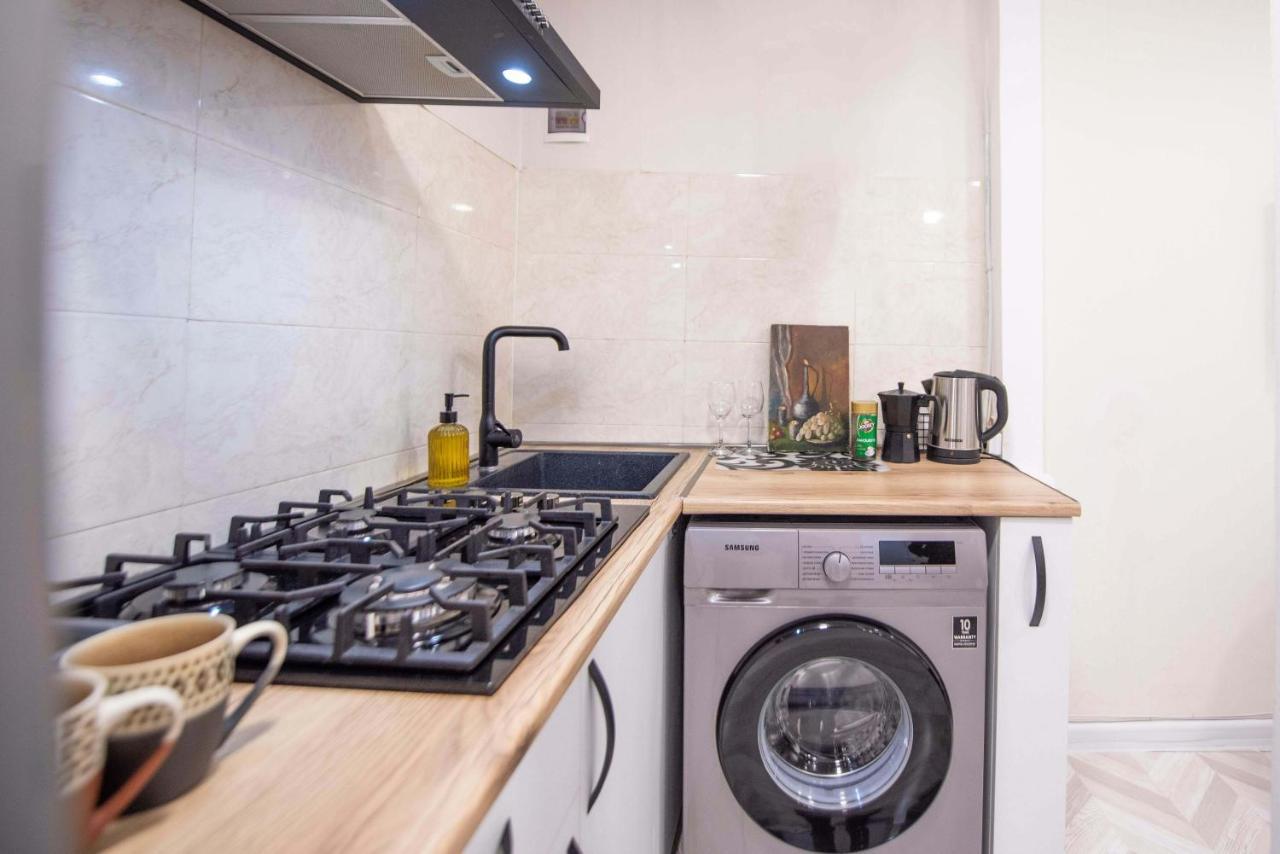 Old Town-Booking Apartment Tbilisi Eksteriør bilde